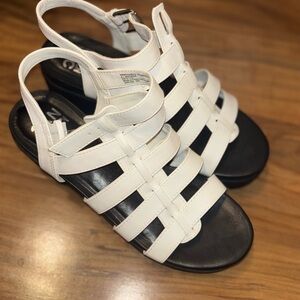 Steve Madden White and Black Platform Sandals